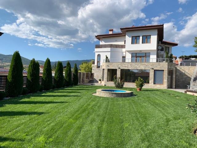 Луксозна вила - Стрелча, джакузи с минерална вода