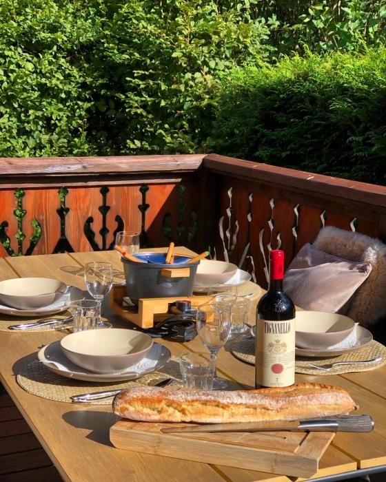 Chamonix Chalet with Mont Blanc Views Near Town Centre - Parking & Sauna