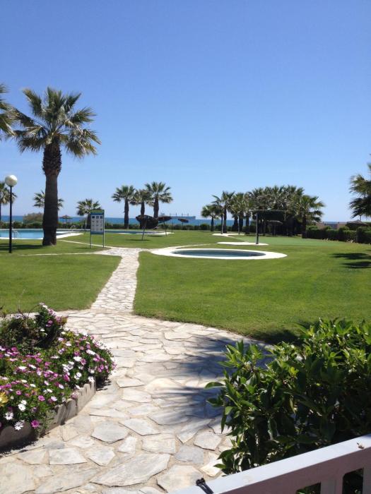 Apartamento dos dormitorios en Urbanizacion Playa de Baria I Vera Almería