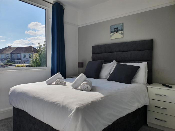 Stanley House - Free Parking for multiple Vehicles by Cliftonvalley Apartments