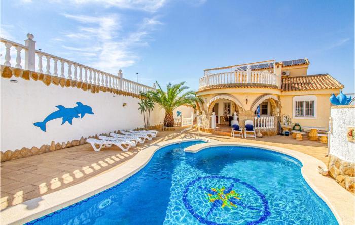 Amazing home in Gran Alacant with Private swimming pool 3 Bedrooms and Outdoor swimming pool