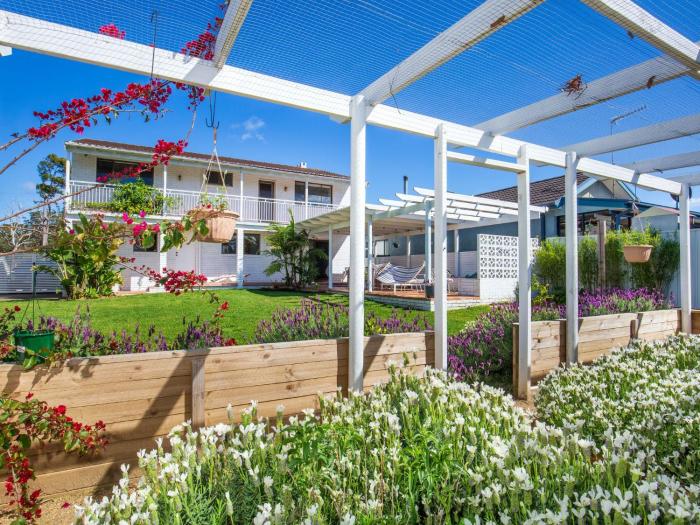 Whitewash I Pet Friendly I 5 Mins Walk to Beach