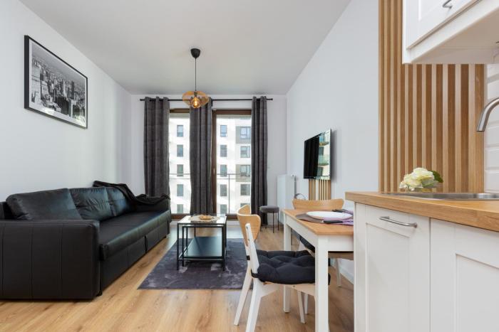 Forum Wola Jana Kazimierza Apartment by Noclegi Renters