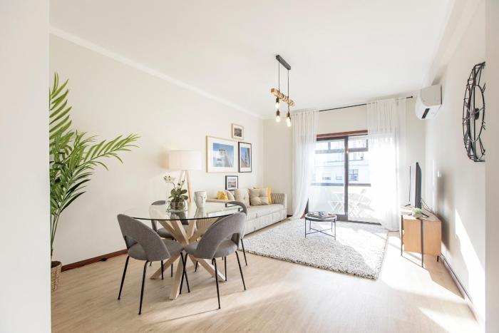 2BR Flat in Bonfim w AC & Balcony by LovelyStay