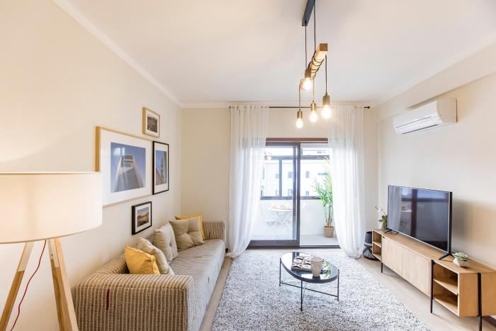 2BR Flat in Bonfim w AC & Balcony by LovelyStay