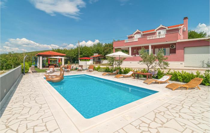 Awesome Home In Dugopolje With 4 Bedrooms, Wifi And Outdoor Swimming Pool