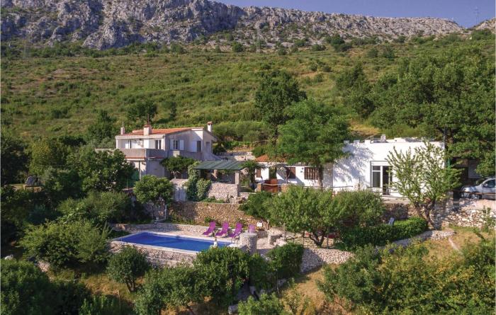 Awesome Home In Klis With 3 Bedrooms, Wifi And Outdoor Swimming Pool