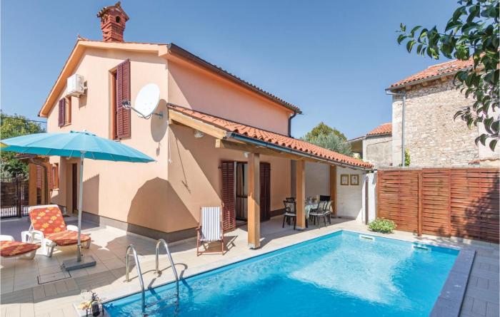Stunning Home In Pula With 3 Bedrooms And Outdoor Swimming Pool