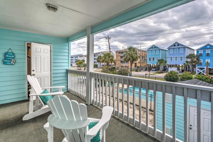 Walk to Ocean Surfside Beach Condo with Pool Access