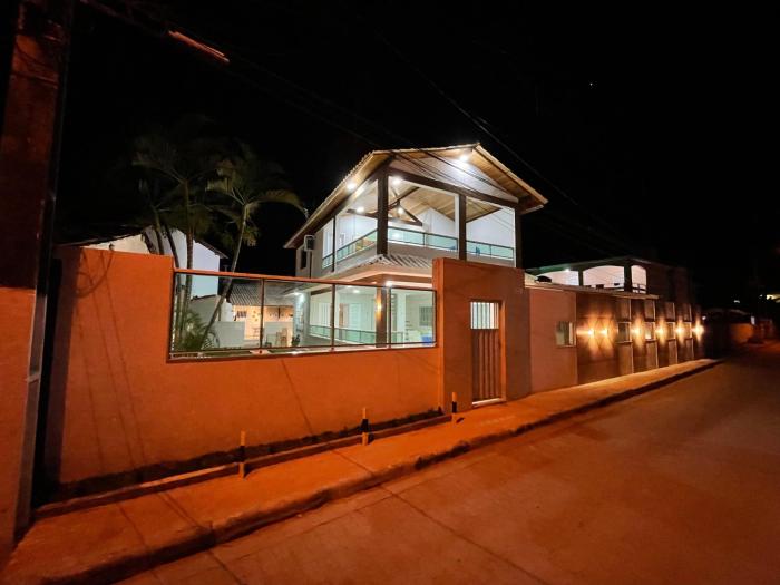 Casa com Piscina Jacuzi e Salão de Jogos