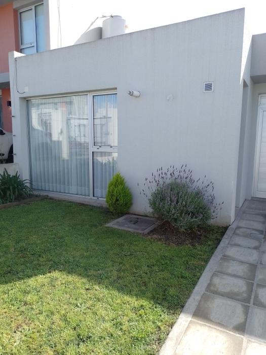 Casa Amplia, Luminosa con Quincho y Pileta!