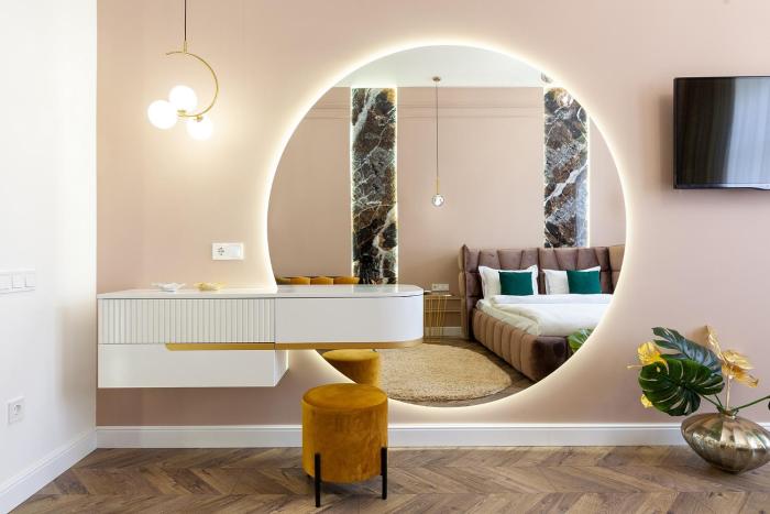 LEOGRAND Apartments on Husiak 6