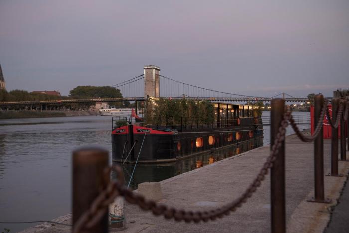 LA PENICHE - Bed And Bicycle - Tournon