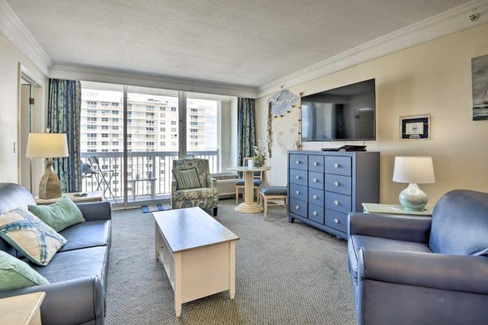 ‘Vacation Vibe’ Condo: Eleventh-Floor Ocean Views