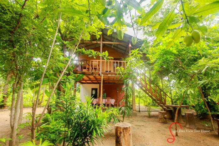 Sigiriya Free View Tree House & Villa