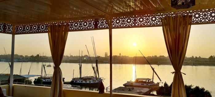 Senmut Luxory Apartments