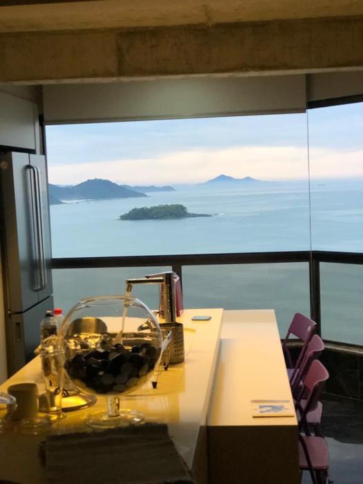 Apartamento 4 quartos Beira Mar Balneário Camboriú