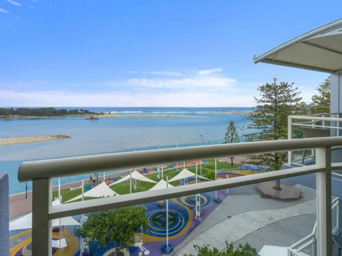 The Entrance Waterfront Resort Unit 510