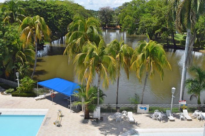 Cristales, Condominio Lagos del Peñon