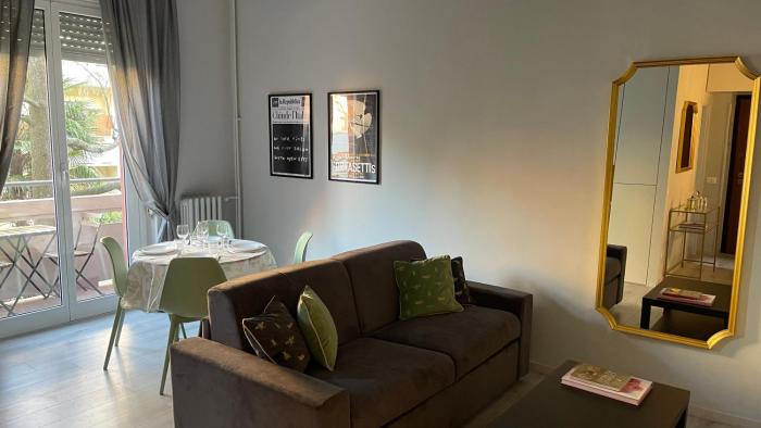 Stilish apartment few steps from the underground