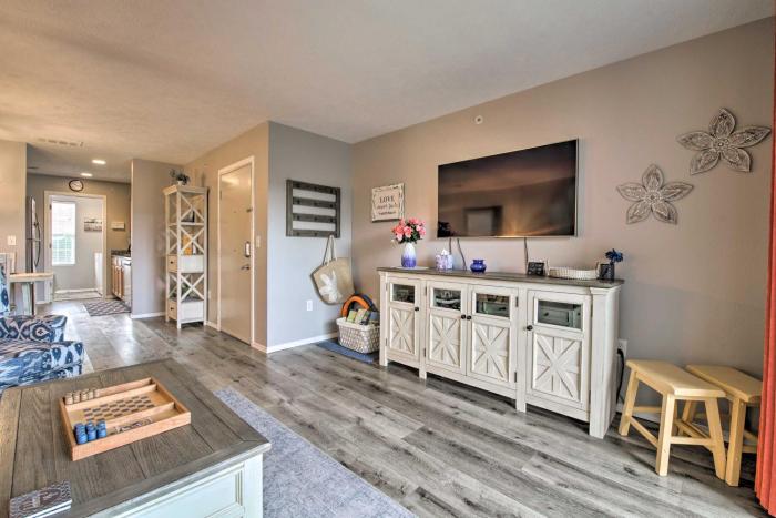 5 Mi to Marvel Cave Ground-Level Branson Apt!