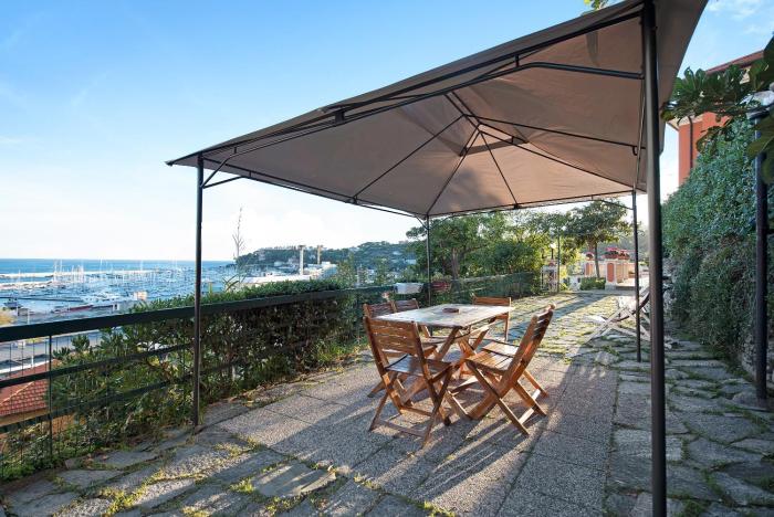 Trilocale in villa vista mare Apt 3