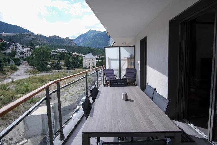 SUPERB apt with BALCONY in BRIANÇON