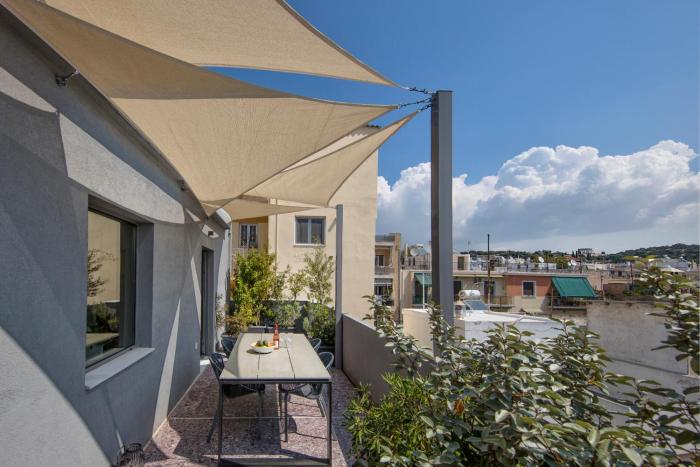 Sunny Loft with Acropolis View