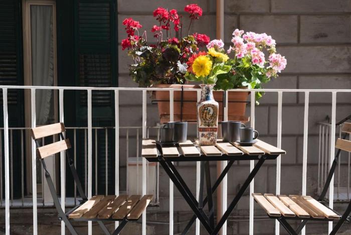 Napoli centro apartment A balcony in the heart of naples