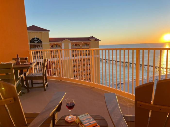 Calypso 3-2303 Penthouse Level w Incredible View!
