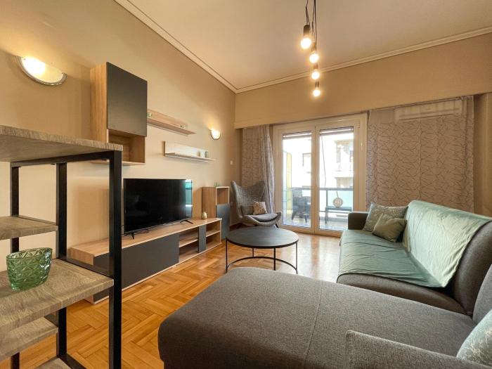 Riankour Central 90sqm apt in Panormou