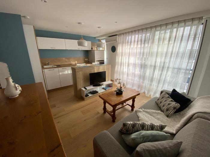 Studio 30 M2 Hyper centre, Neuf, Parking Gratuit, 3 Étoiles