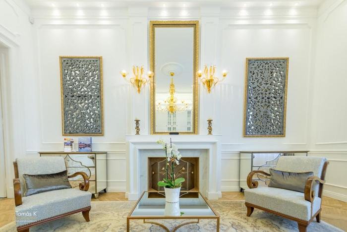 BpR The Golden Astoria with Balcony and AC