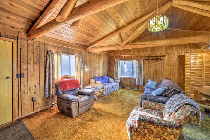 Cornell Home w Fire Pit & Hunting Access!