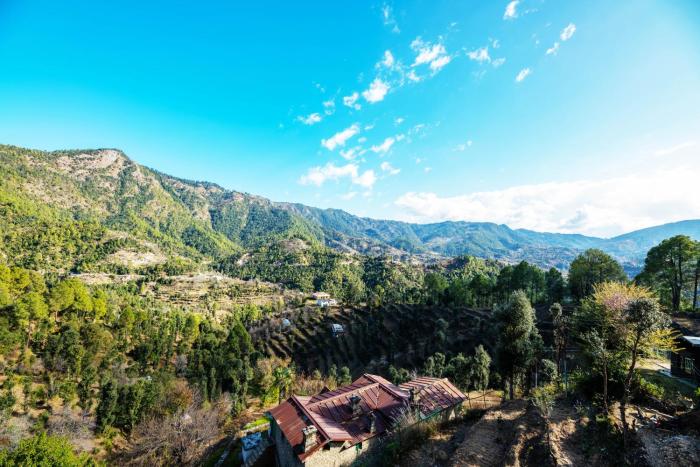 Captains Paradise Luxury Resort at Mukteshwar Hill Station