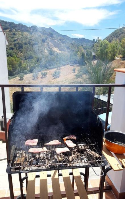 Apartamento casa con vistas al campo y cocina con terraza
