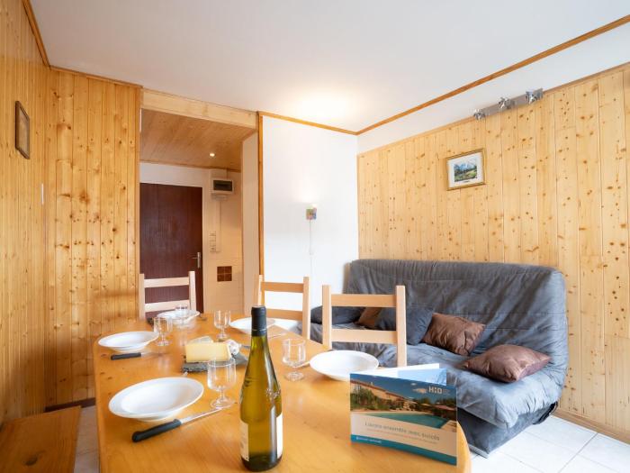 Apartment Les Lauzes A1 by Interhome