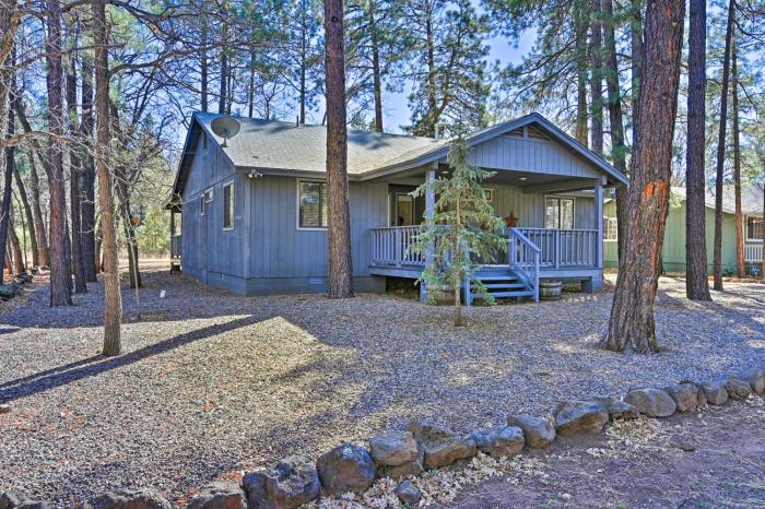 Near Hiking and Golfing Pinetop Home with Deck!