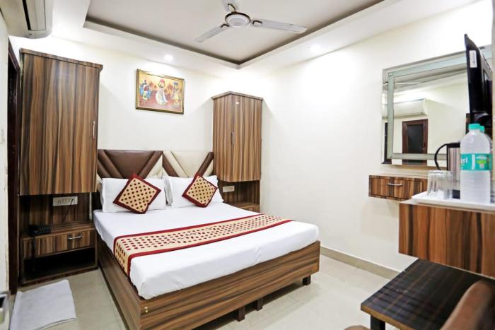 Hotel Dreamland Dx-5 Mints walk From New Delhi Railways Station