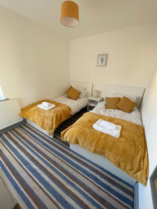 Modern 3 bed home, Free Parking, Free Netflix and WIFI