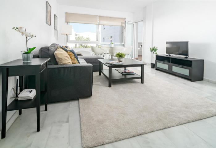 PR45- Beach front apartment Puerto Banus