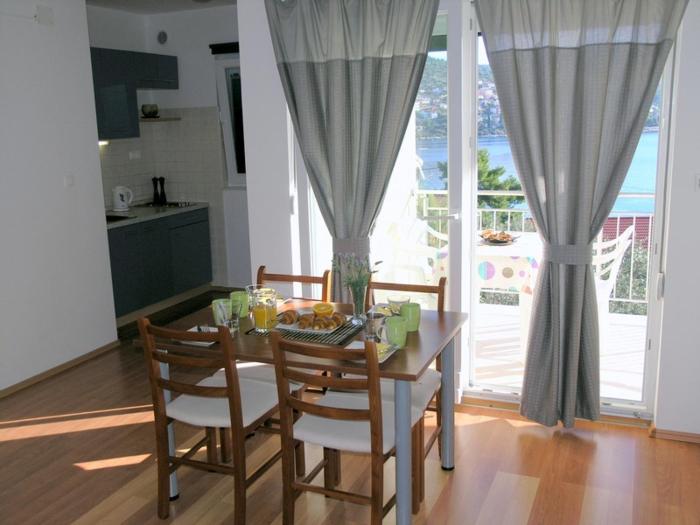 Apartment in Okrug Gornji with sea view, terrace, air conditioning, WiFi 5069-1