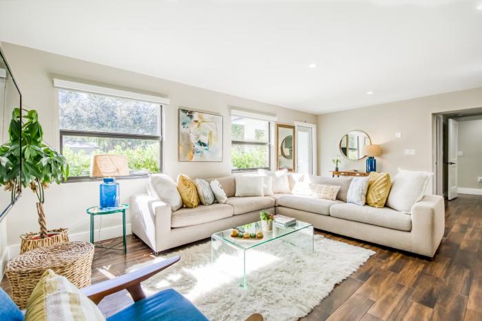 Mid-Century Modern Oasis