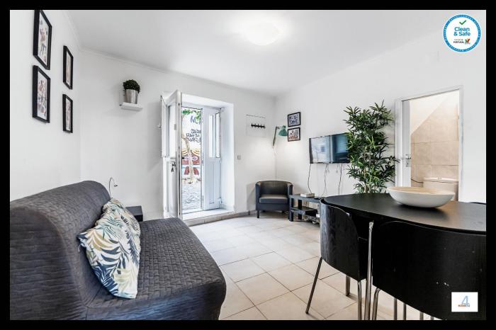 HOME4U - Mouraria Typical Neighborhood