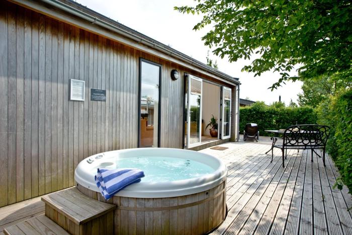 Amber Lodge, Strawberryfield Park - Hot Tub - Free WiFi & Parking