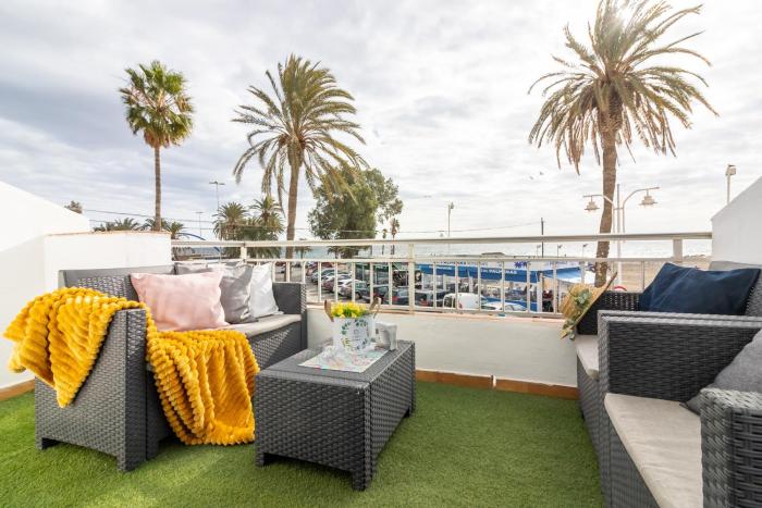 Sea & Wave Pedregalejo Beach Apartment