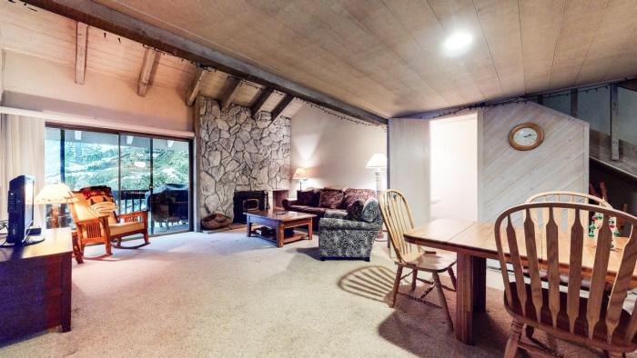 Snowcreek I #82 Condo