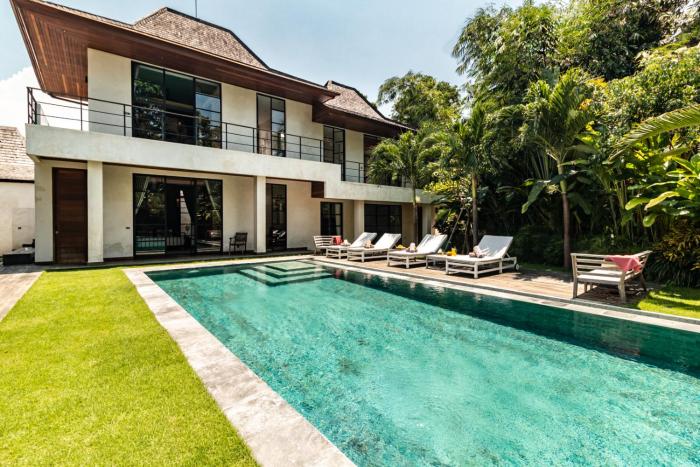 PROMO Large Astonishing 5 BR Luxury Private Villa