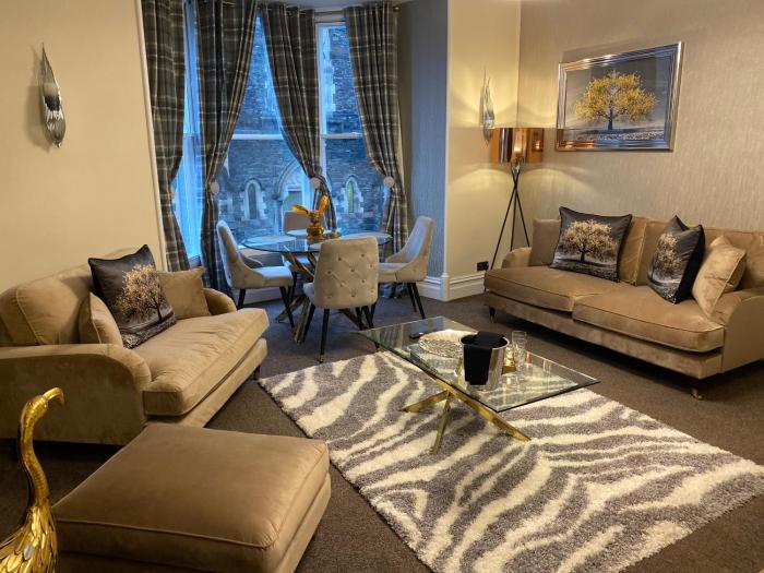 Merewyke Boutique Family Apartment Sleeps 4 , Only 5 Minutes Walk To Lake Windermere