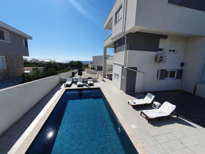 Seastar Luxury apt with PRIVATE POOL and sea view